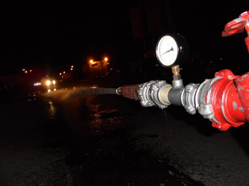 Испытания наружного кольцевого противопожарного водопровода вблизи ТЦ «Зельгрос»
