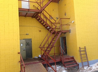 Испытания наружных маршевых лестниц нежилого здания в Москве, дер. Сахарово